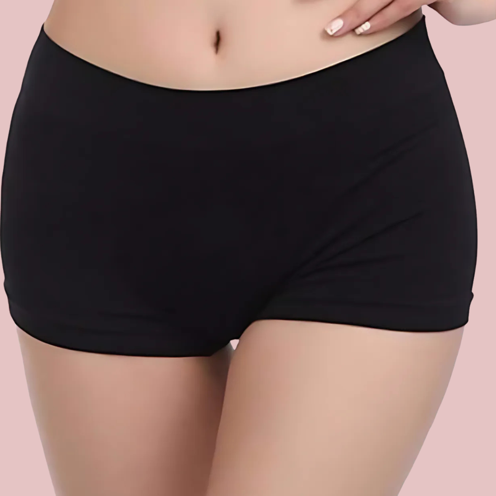 Snug & Stunning – Bandeau Bra and Boyshort Set